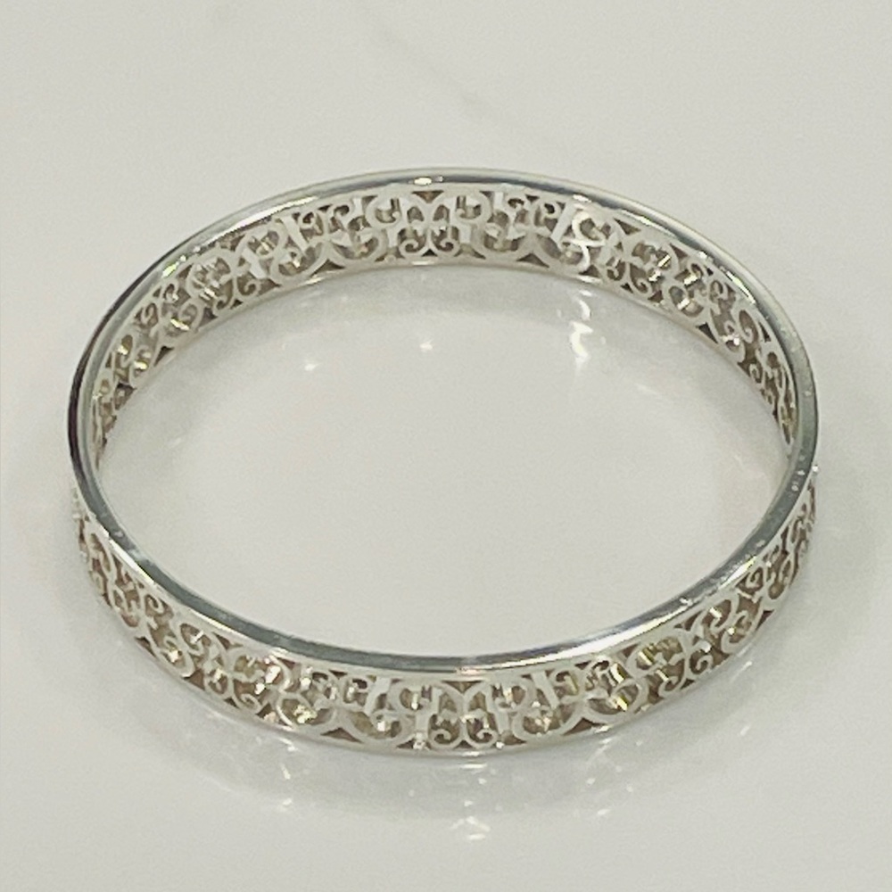 Tiffany Enchant Bangle Bracelet in Sterling Silver - like new.